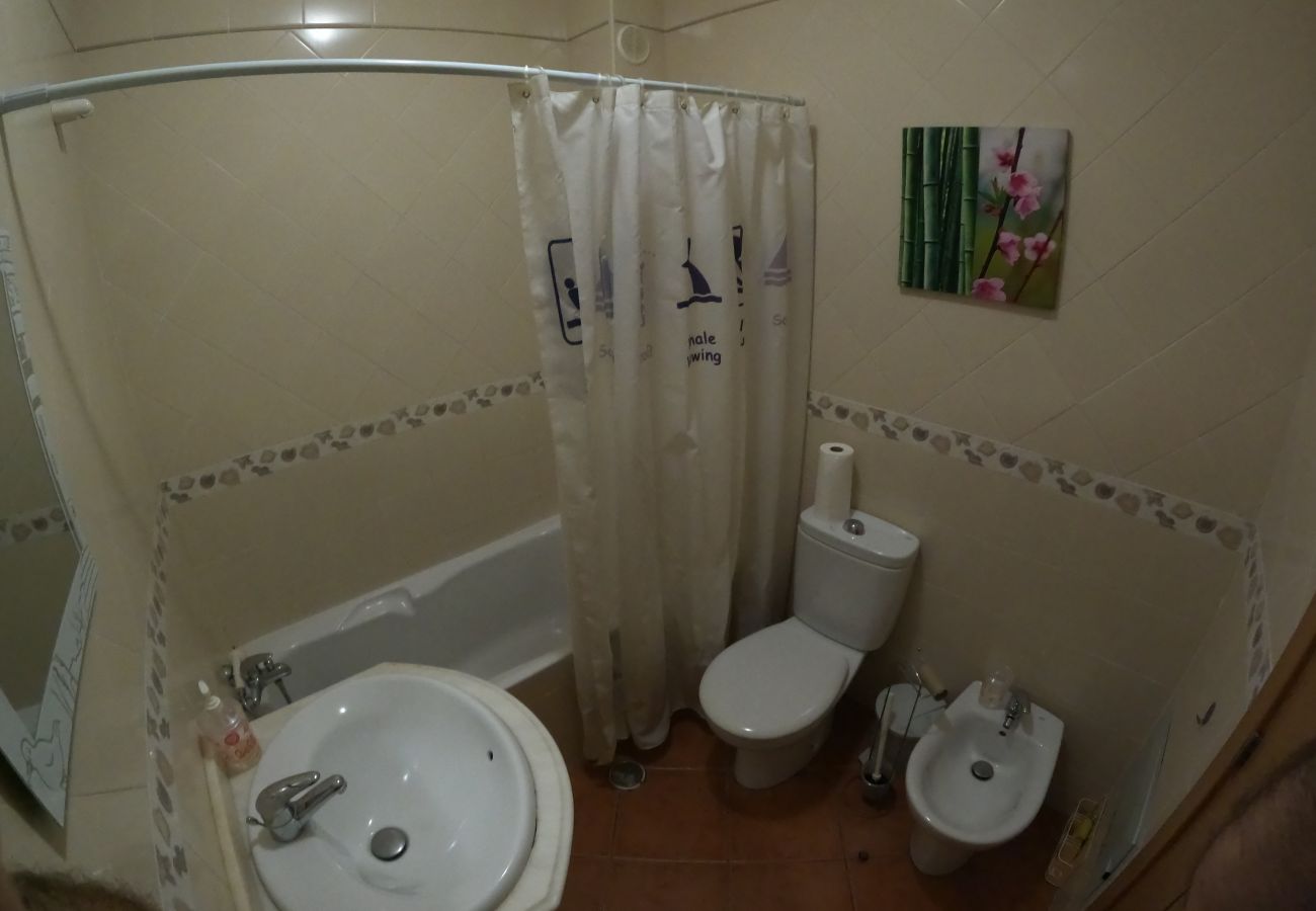Apartment in Armação de Pêra - Algarve, apartamento T2 amplo c/ varanda, Armação de Pêra