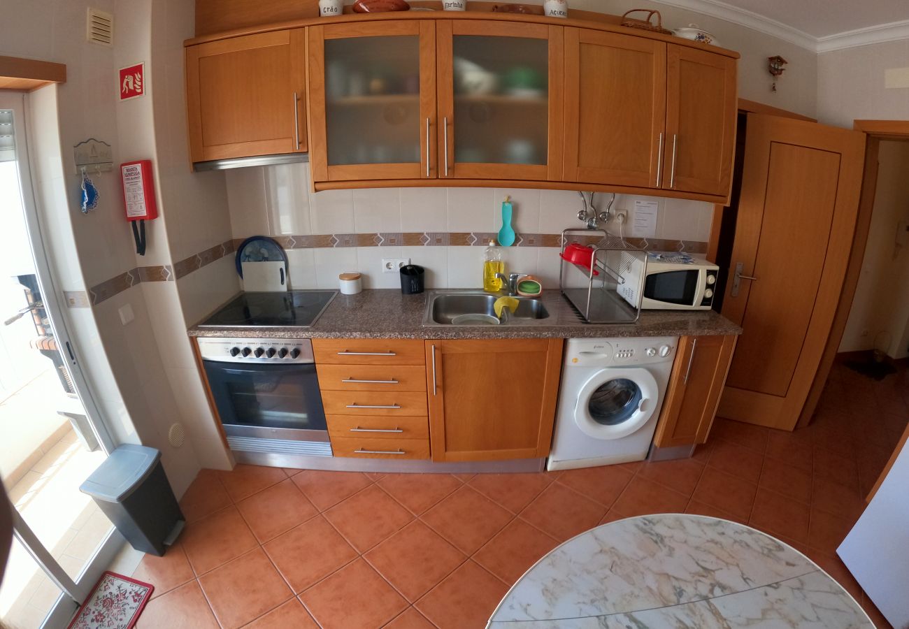 Apartment in Armação de Pêra - Algarve, apartamento T2 amplo c/ varanda, Armação de Pêra