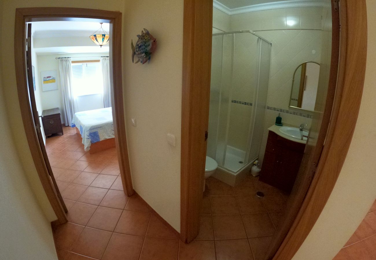 Apartment in Armação de Pêra - Algarve, apartamento T2 amplo c/ varanda, Armação de Pêra