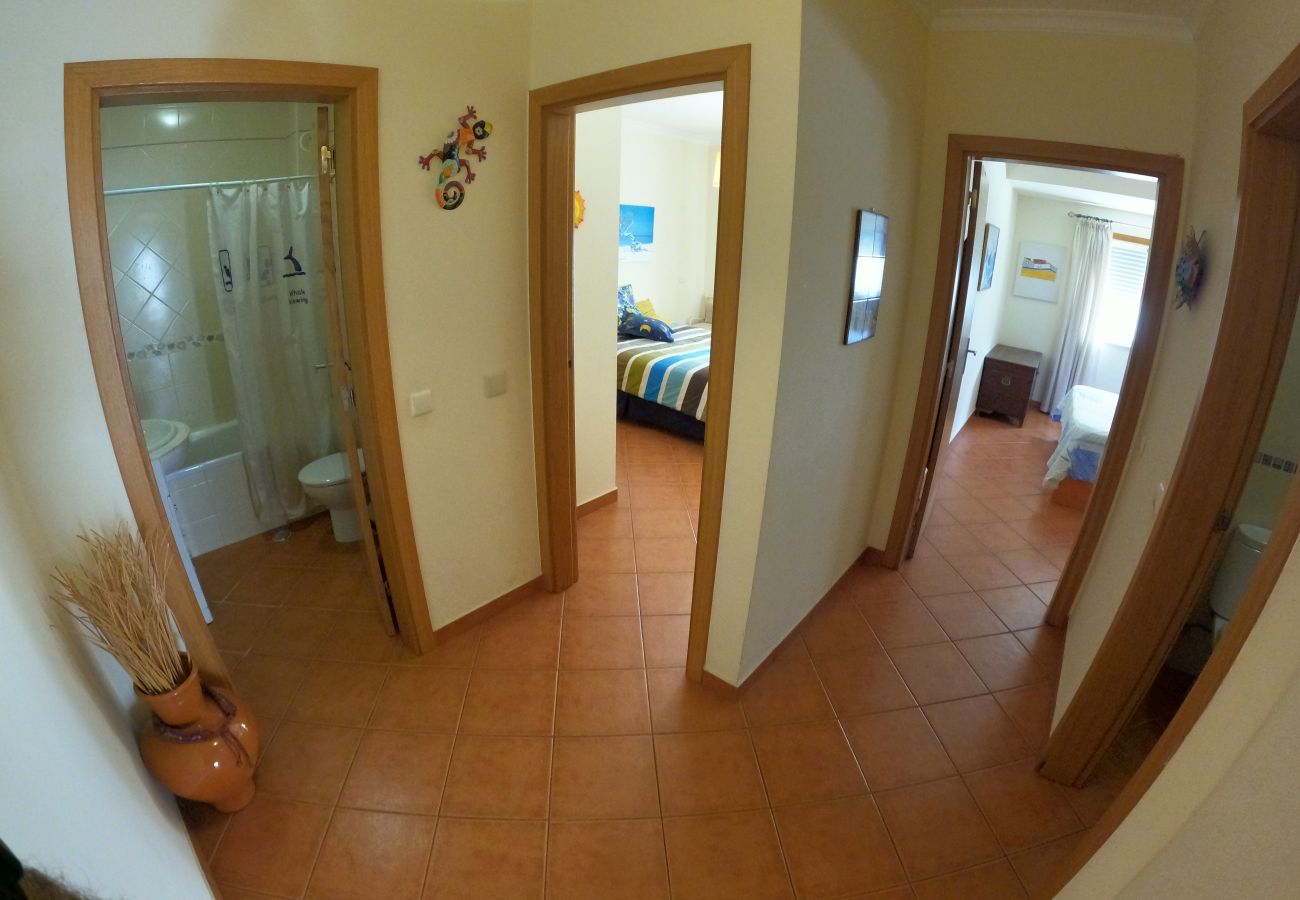 Apartment in Armação de Pêra - Algarve, apartamento T2 amplo c/ varanda, Armação de Pêra