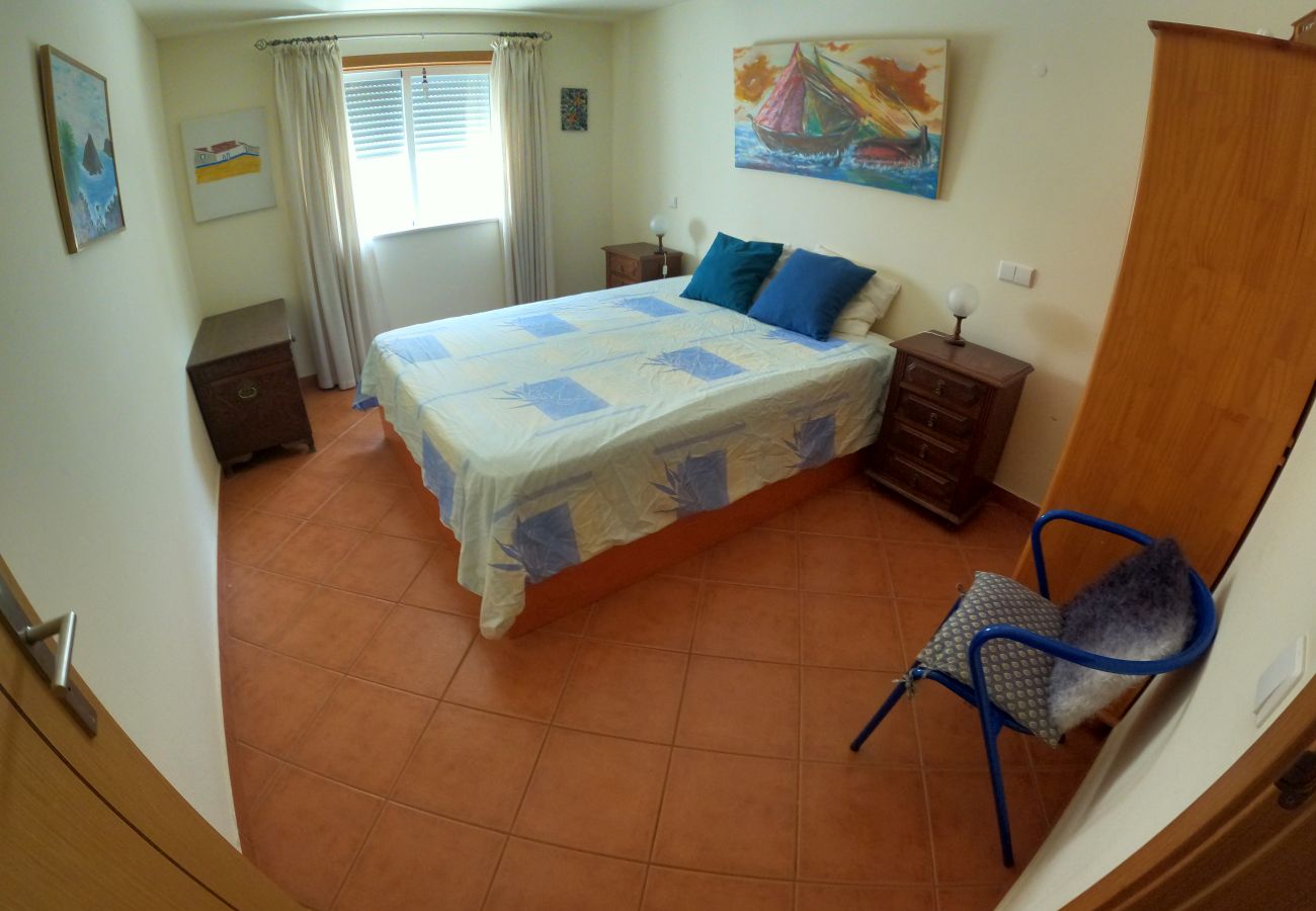 Apartment in Armação de Pêra - Algarve, apartamento T2 amplo c/ varanda, Armação de Pêra