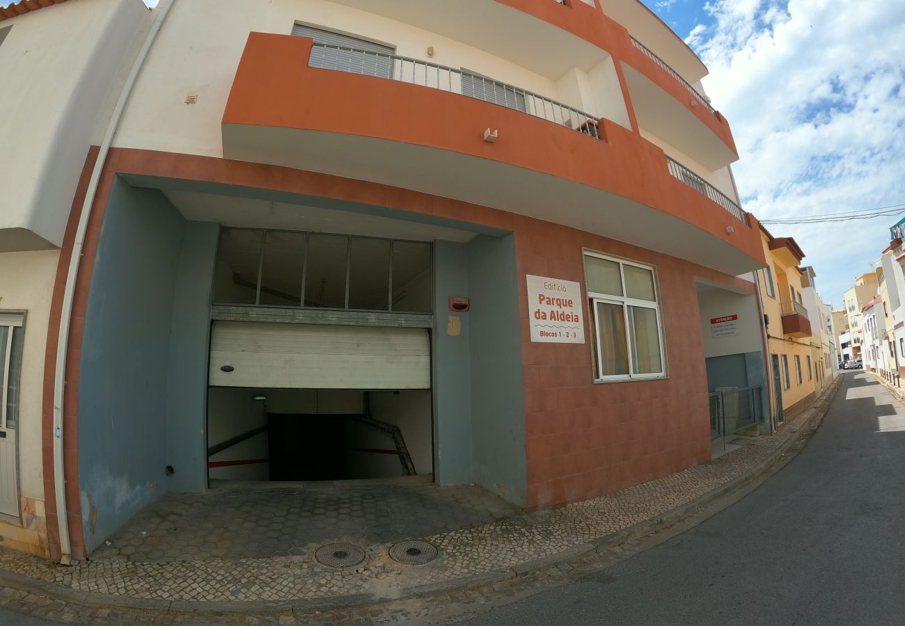 Apartment in Armação de Pêra - Algarve, apartamento T2 amplo c/ varanda, Armação de Pêra