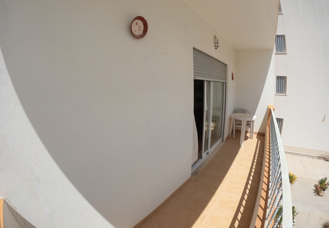 Apartment in Armação de Pêra - Algarve, apartamento T2 amplo c/ varanda, Armação de Pêra