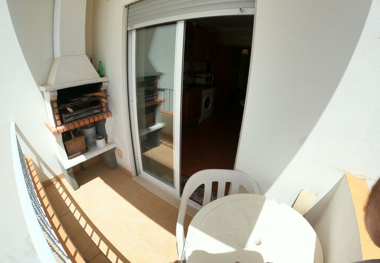 Apartment in Armação de Pêra - Algarve, apartamento T2 amplo c/ varanda, Armação de Pêra