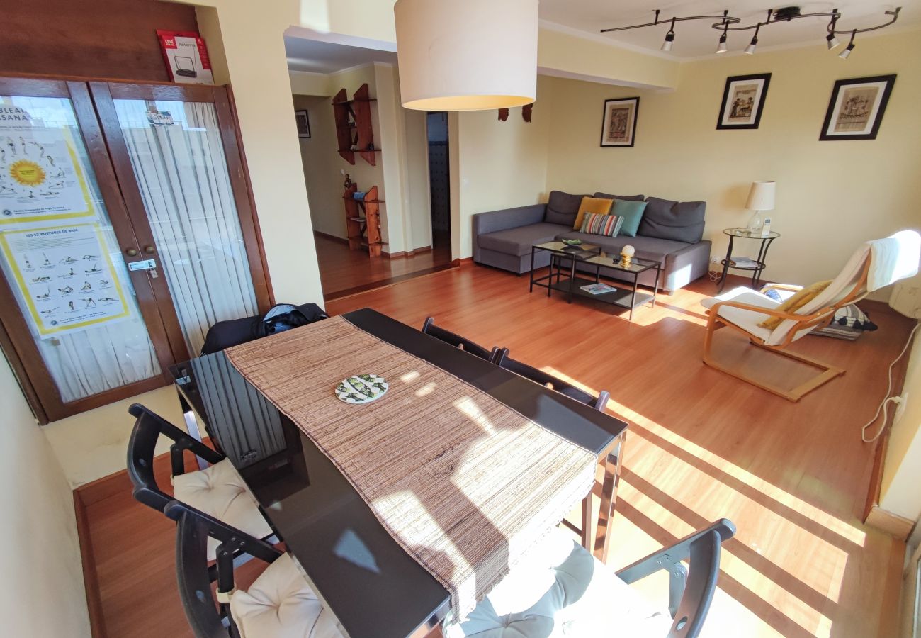 Apartment in Oeiras - Oeiras, apartamento de 2 quartos c/ varanda e churrasqueira junto ao Parque dos Poetas