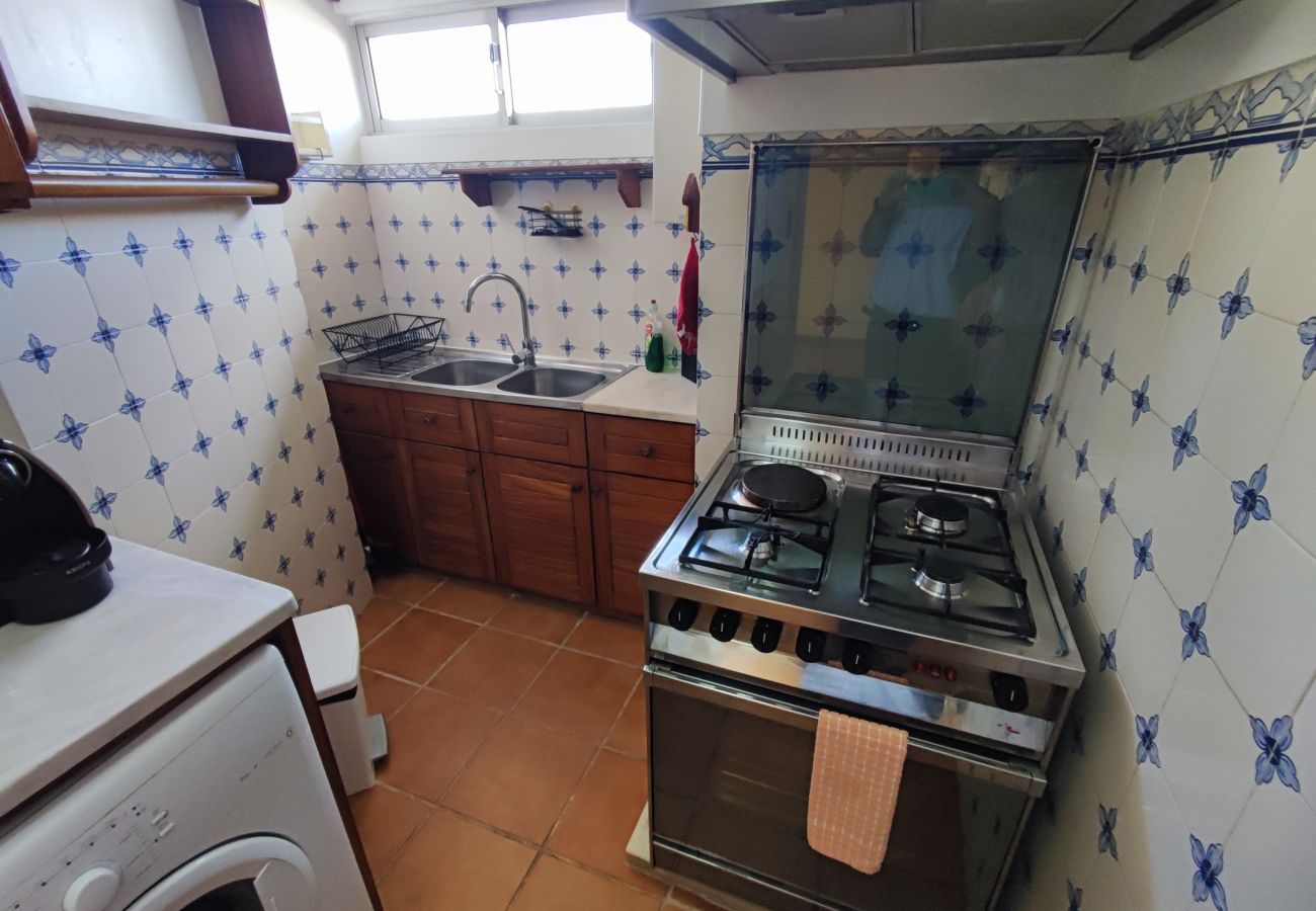 Apartment in Oeiras - Oeiras, apartamento de 2 quartos c/ varanda e churrasqueira junto ao Parque dos Poetas