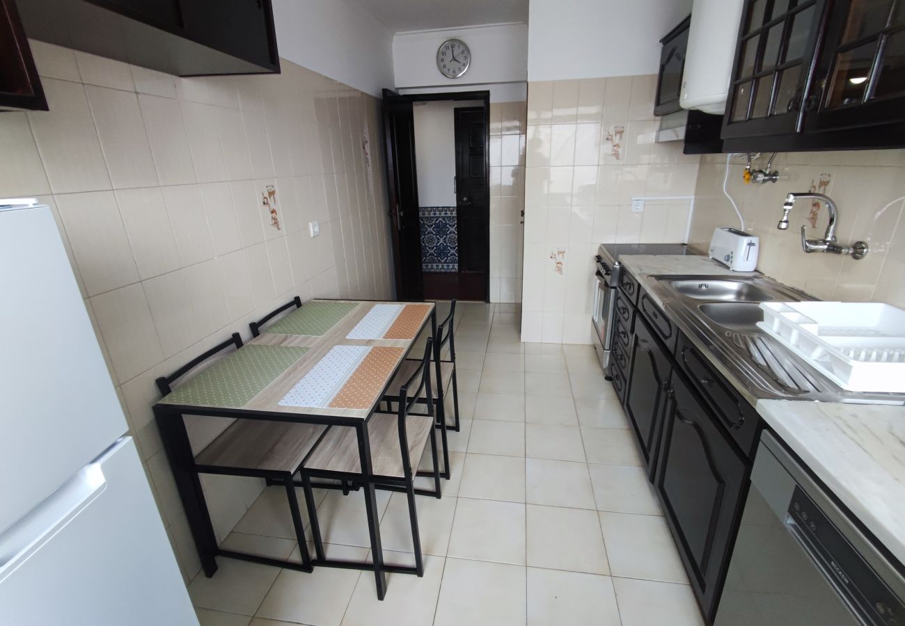 Apartment in Amadora - Lisboa, T2 espaçoso na Damaia, Lisboa