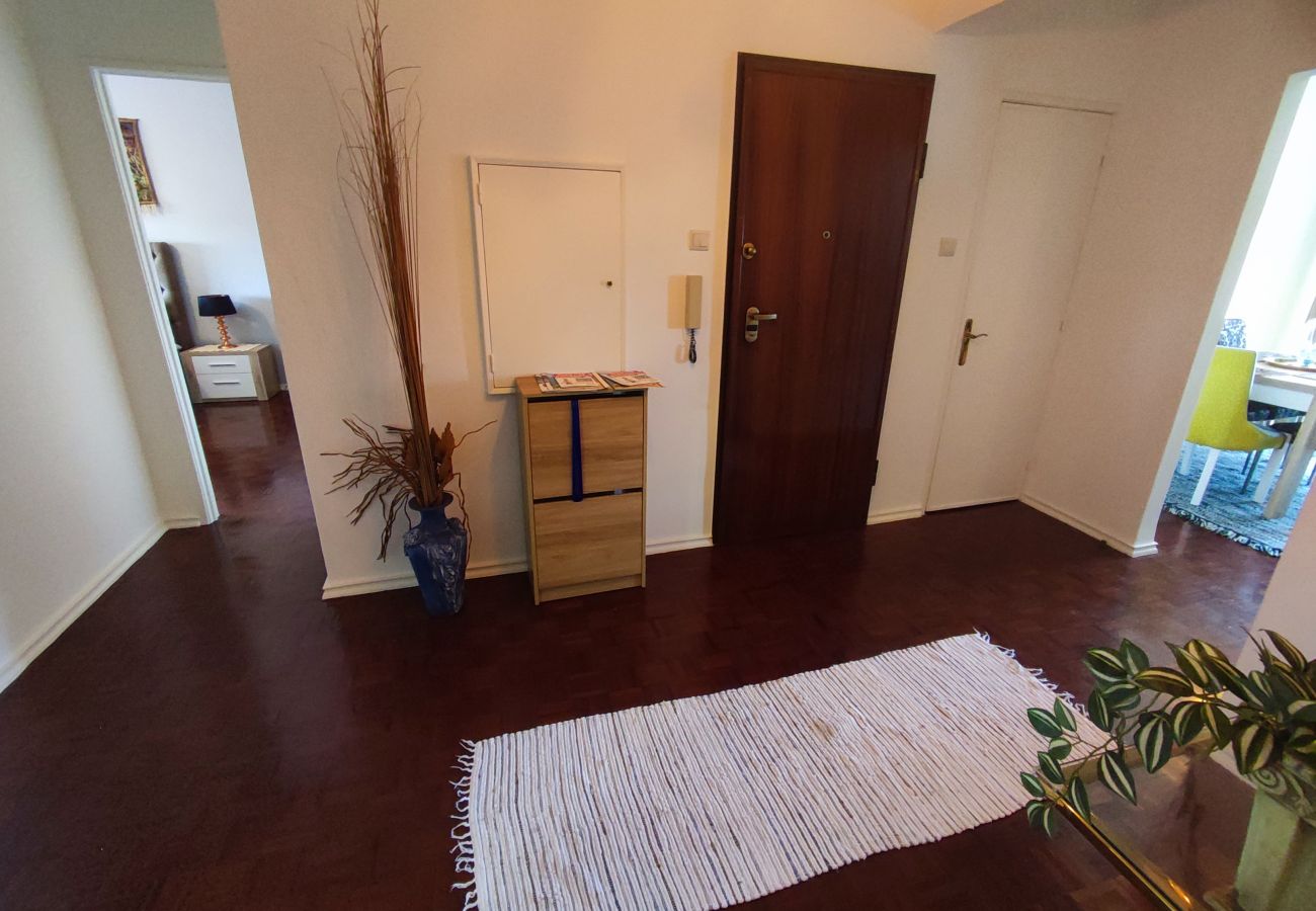 Apartment in Almada - Almada, apartamento T2 c/ varanda, Feijó, Lisboa