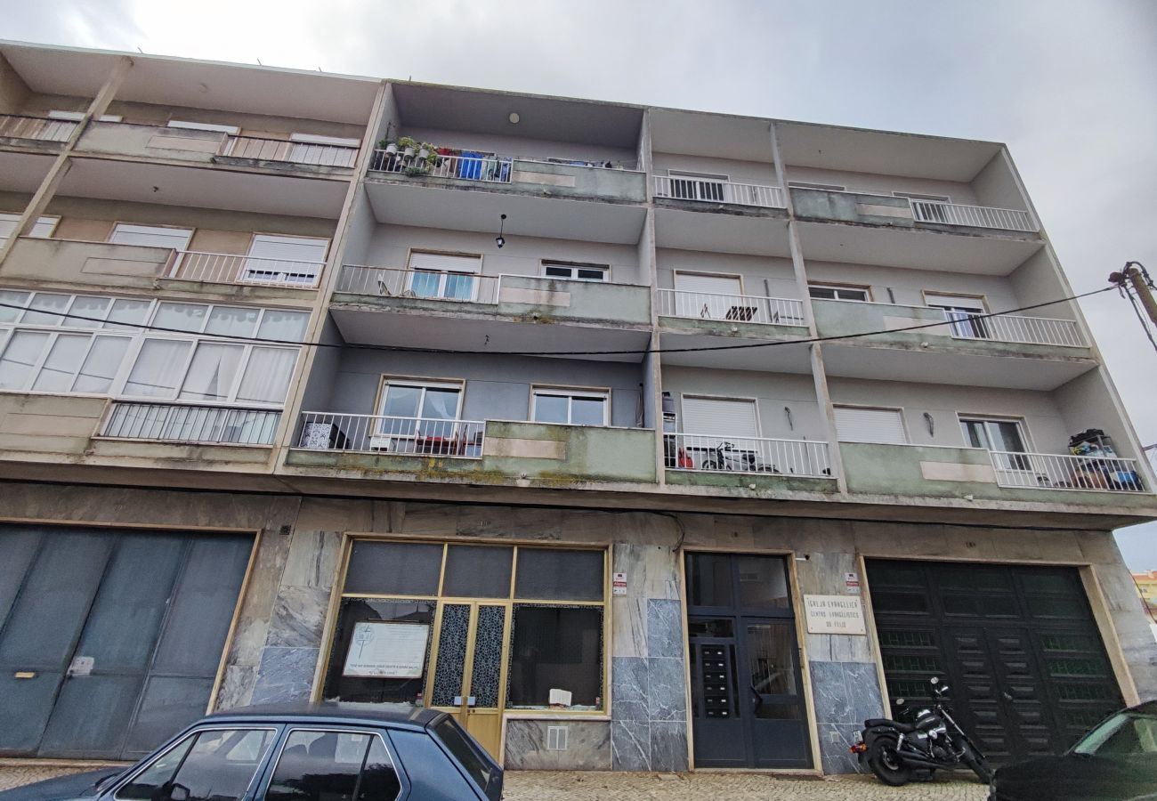 Apartment in Almada - Almada, apartamento T2 c/ varanda, Feijó, Lisboa