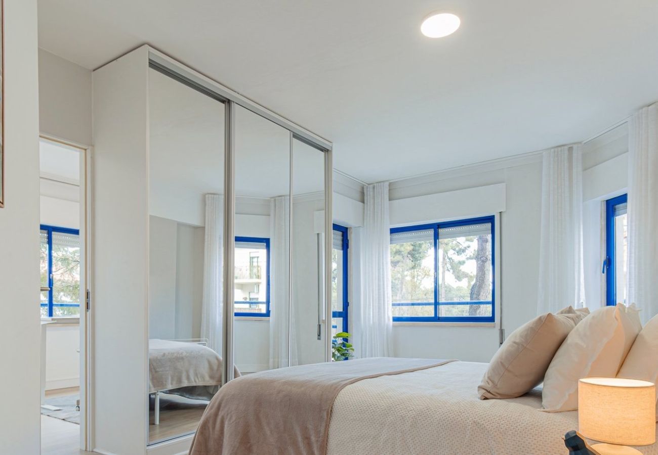 Apartment in Almada - Marisol, T2 espaçoso com AC próximo do golfe, Aroeira, Caparica 