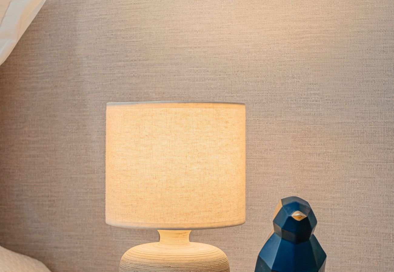 Apartment in Almada - Marisol, T2 espaçoso com AC próximo do golfe, Aroeira, Caparica 