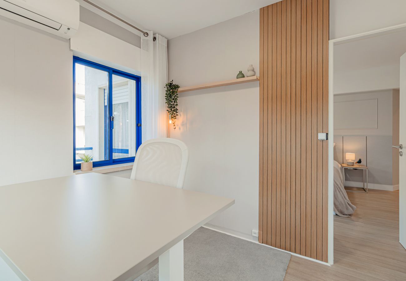 Apartment in Almada - Marisol, T2 espaçoso com AC próximo do golfe, Aroeira, Caparica 
