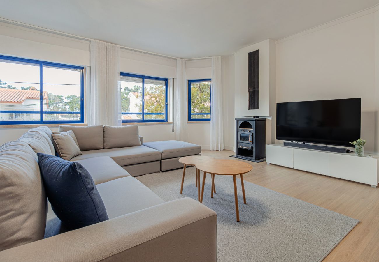 Apartment in Almada - Marisol, T2 espaçoso com AC próximo do golfe, Aroeira, Caparica 