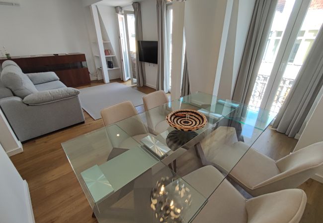 Apartment in Lisboa - Lisboa, apartamento T2+1 renovado com varanda próximo do Saldanha, Estefânia, Lisboa