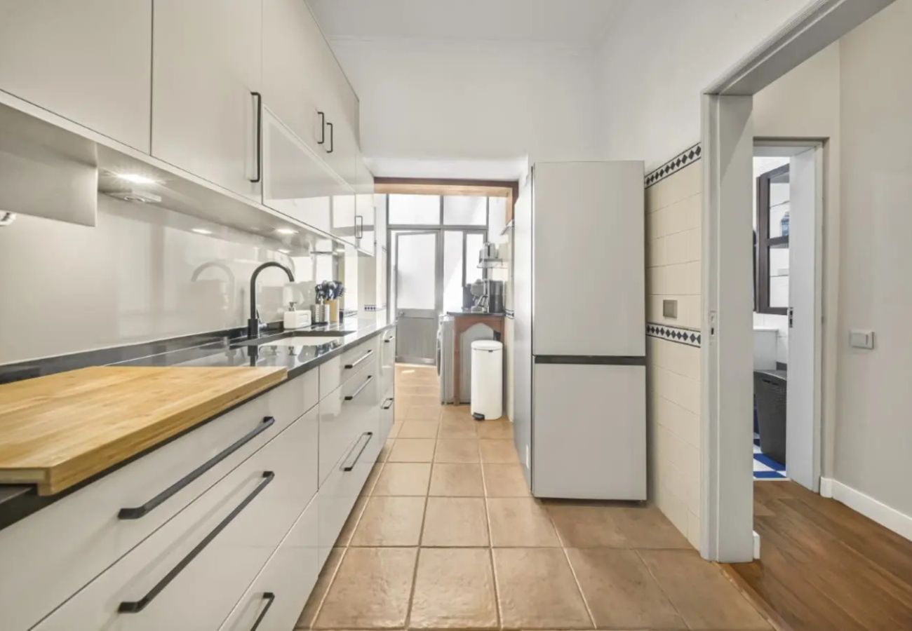 Apartment in Lisbon - T2 Renovado com Terraço em Lisboa, Arroios