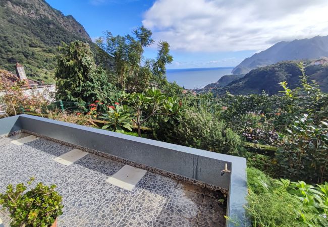 House in Porto da Cruz - Madeira, Casa de 2 quartos com vista mar e Penha de Águia, Porto da Cruz, ilha da Madeira