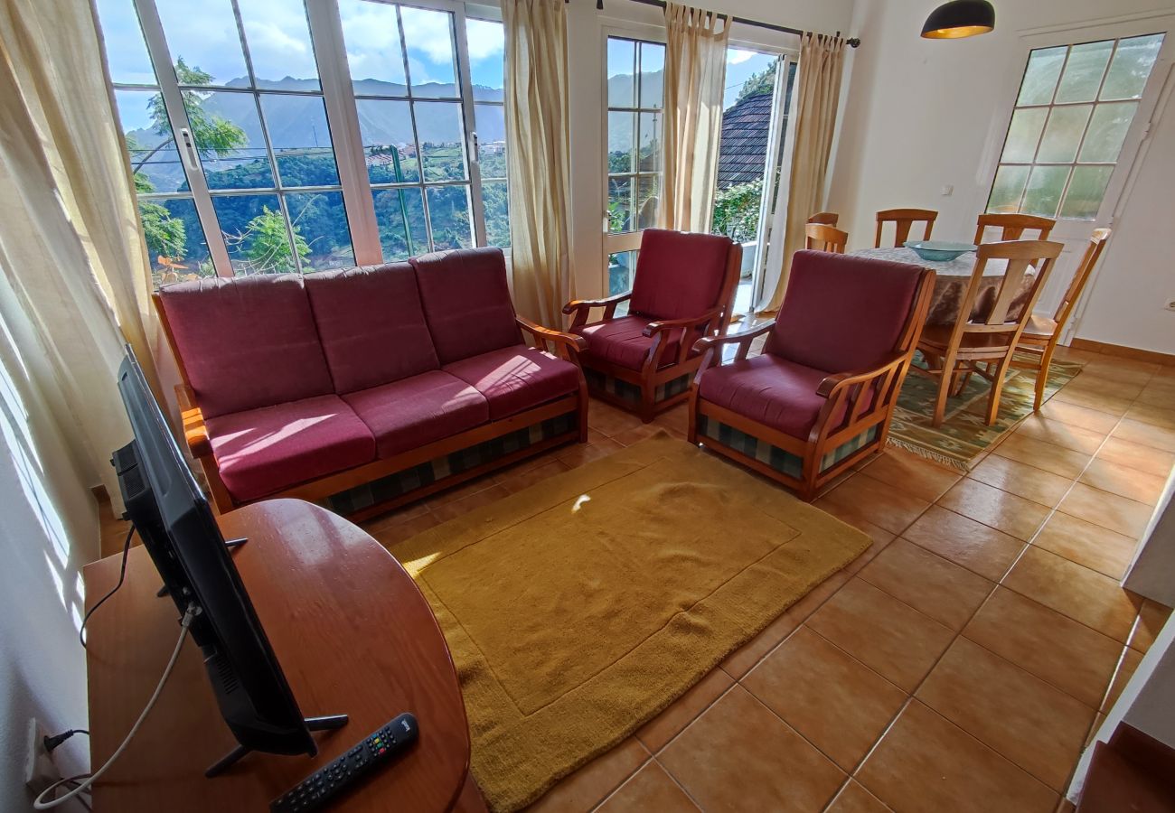 House in Porto da Cruz - Madeira, Casa de 2 quartos com vista mar e Penha de Águia, Porto da Cruz, ilha da Madeira