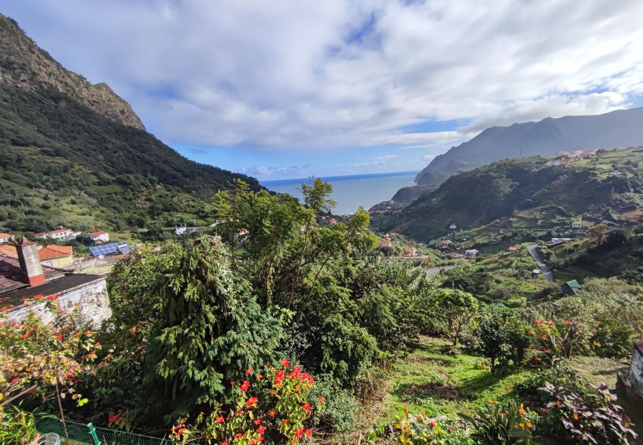 House in Porto da Cruz - Madeira, Casa de 2 quartos com vista mar e Penha de Águia, Porto da Cruz, ilha da Madeira