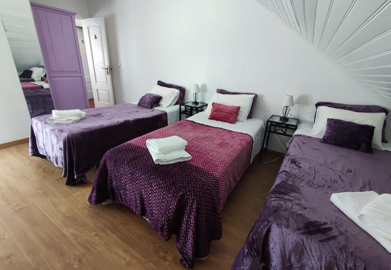 Apartment in Alenquer - Lisboa, Apartamento T3 no Alojamento Santa Catarina - O seu refúgio no coração de Alenquer