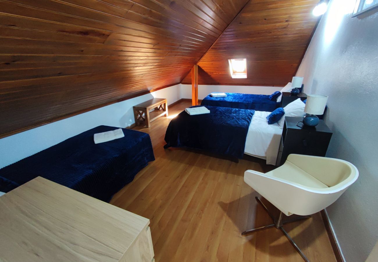 Apartment in Alenquer - Lisboa, Apartamento T3 no Alojamento Santa Catarina - O seu refúgio no coração de Alenquer