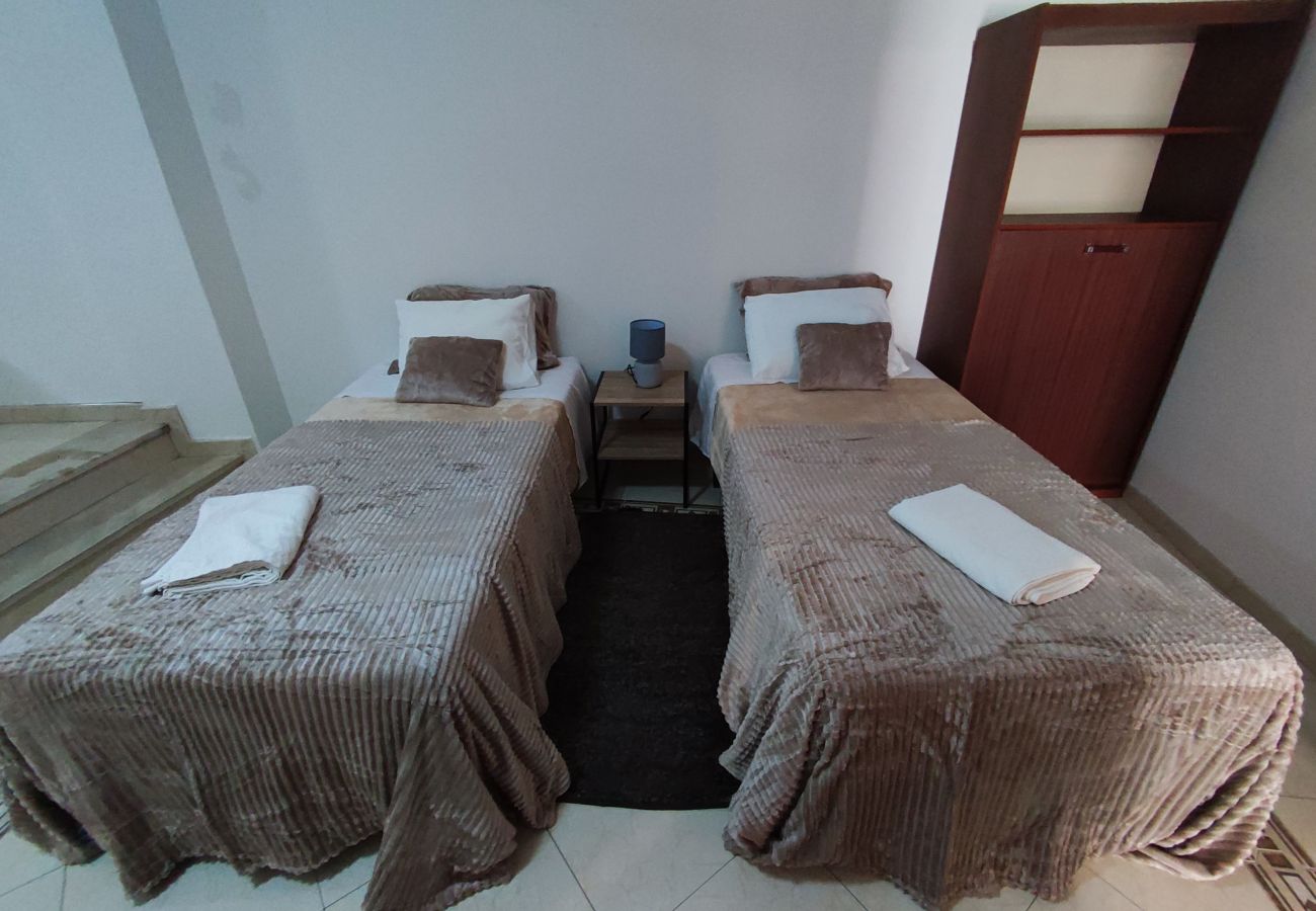 Rent by room in Alenquer - Guest House Alojamento Santa Catarina Suite 4 - O seu refúgio no coração de Alenquer
