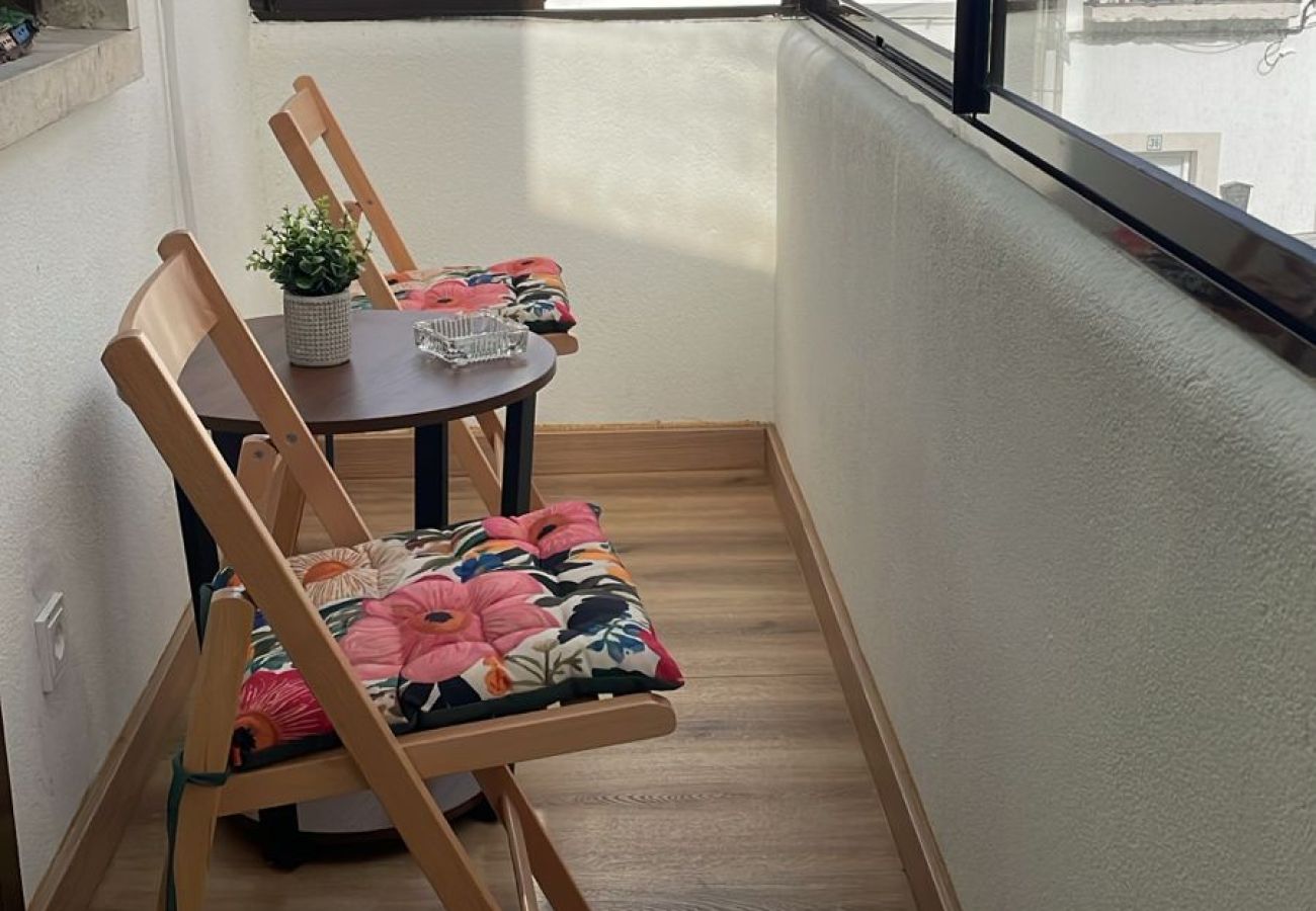 Rent by room in Alenquer - Guest House Alojamento Santa Catarina Suite 2 - O seu refúgio no coração de Alenquer