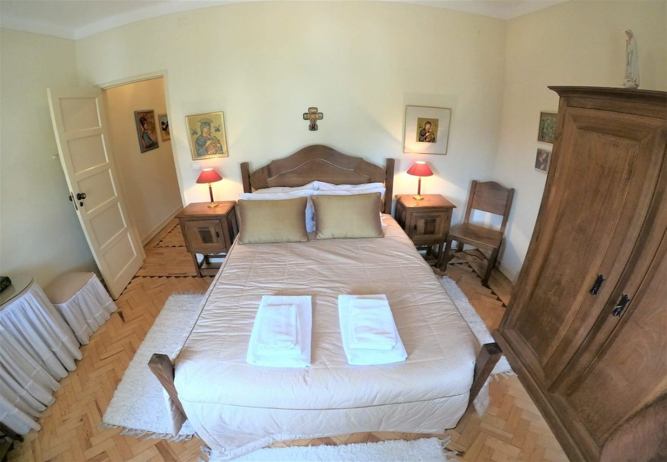 Maison à Colares - Sintra, casa térrea V4 com amplo jardim em Colares, Sintra