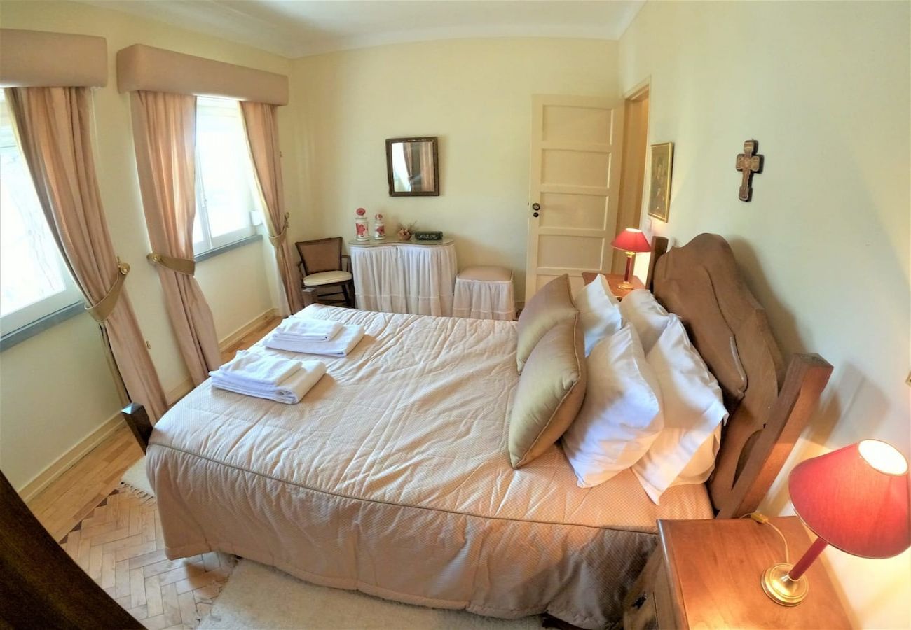 Maison à Colares - Sintra, casa térrea V4 com amplo jardim em Colares, Sintra