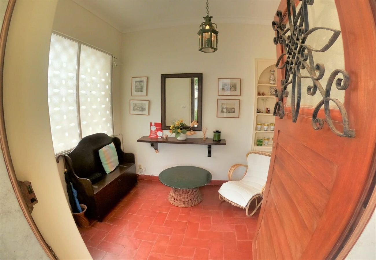 Maison à Colares - Sintra, casa térrea V4 com amplo jardim em Colares, Sintra