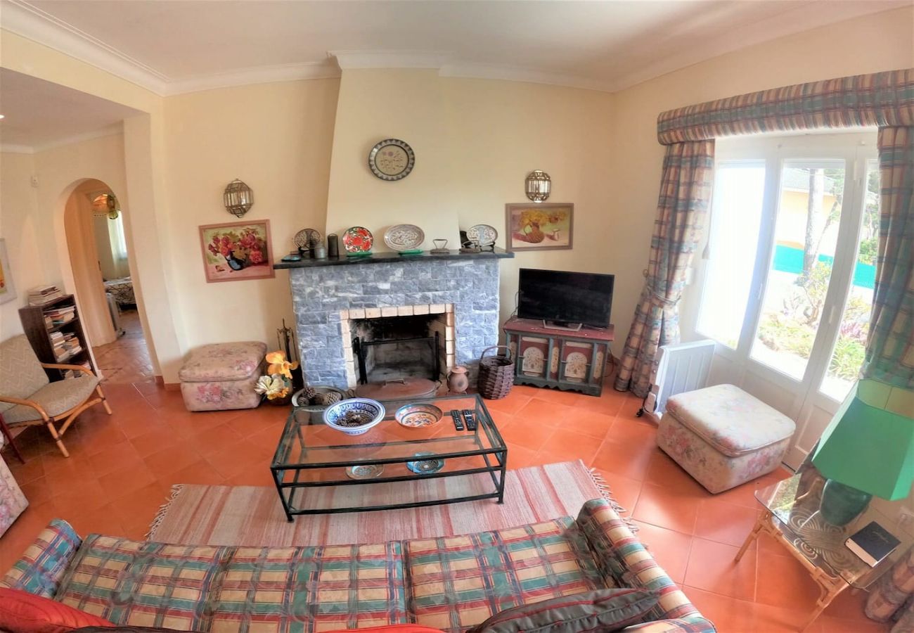 Maison à Colares - Sintra, casa térrea V4 com amplo jardim em Colares, Sintra