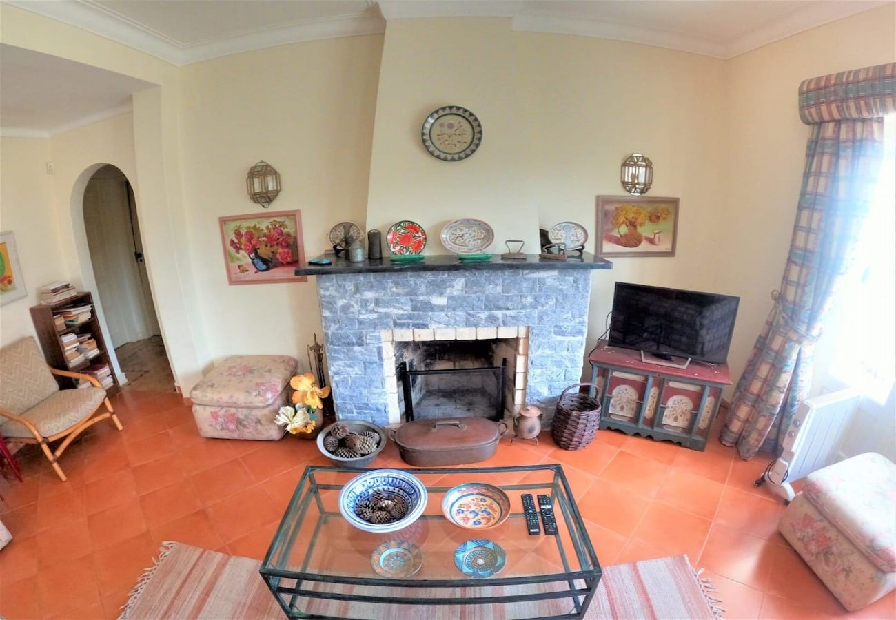 Maison à Colares - Sintra, casa térrea V4 com amplo jardim em Colares, Sintra