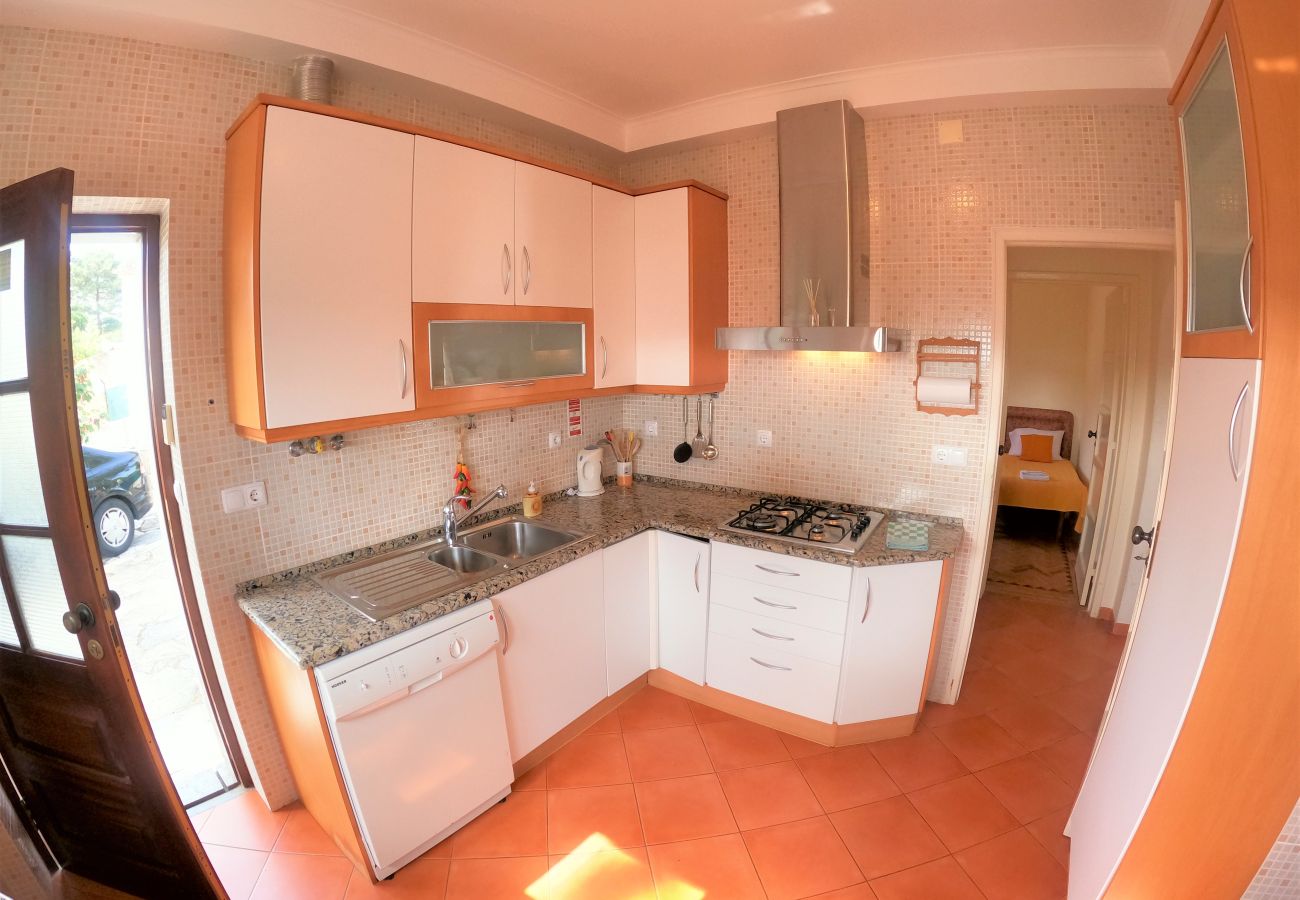 Maison à Colares - Sintra, casa térrea V4 com amplo jardim em Colares, Sintra
