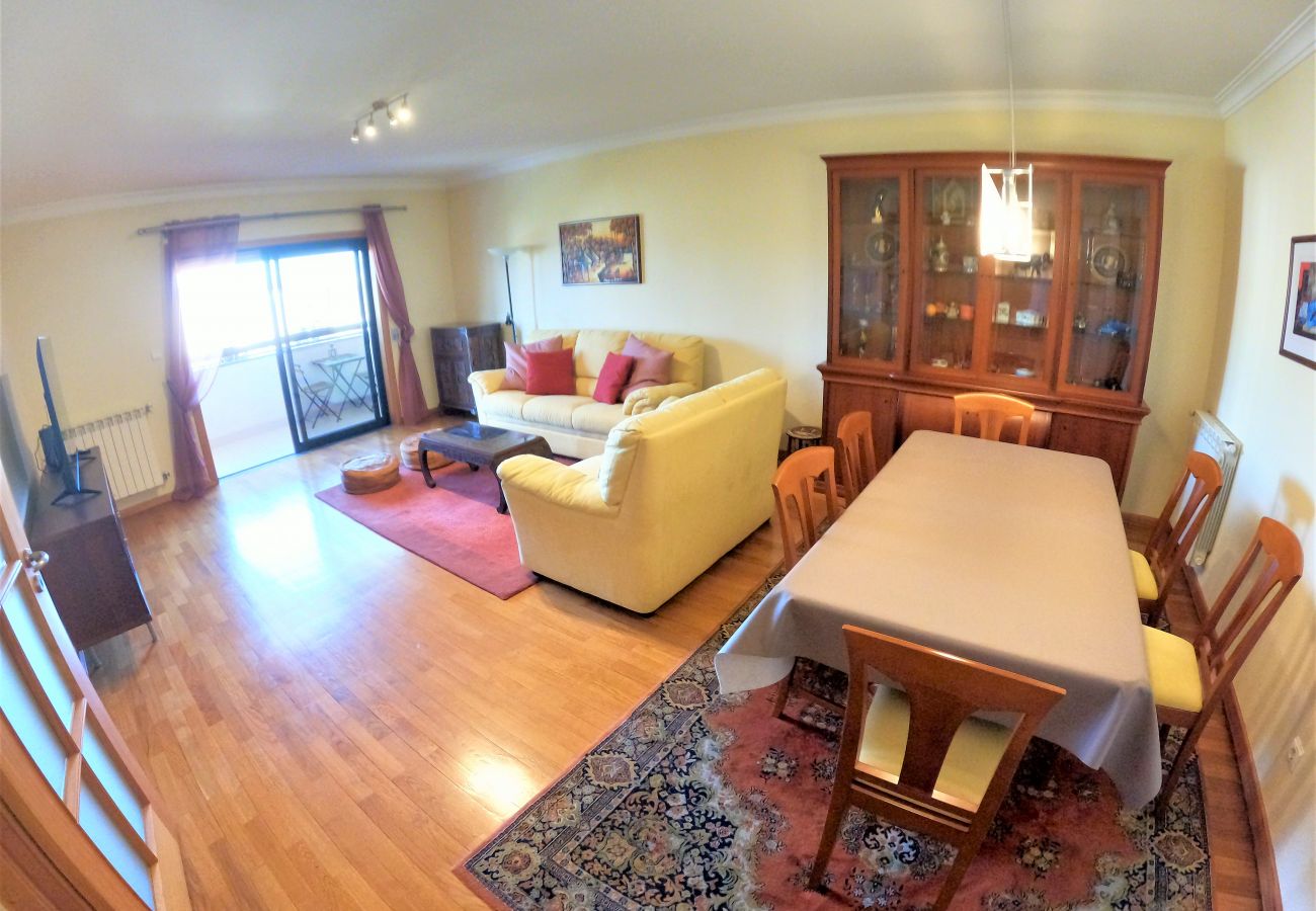 Appartement à Algés - Lisboa, apartamento de 2 quartos c/ varanda em Algés