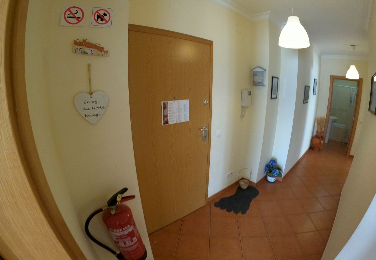 Appartement à Armação de Pêra - Algarve, apartamento T2 amplo c/ varanda, Armação de Pêra