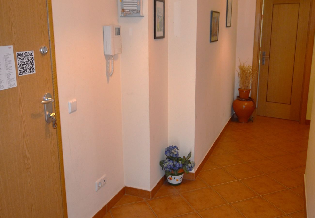 Appartement à Armação de Pêra - Algarve, apartamento T2 amplo c/ varanda, Armação de Pêra