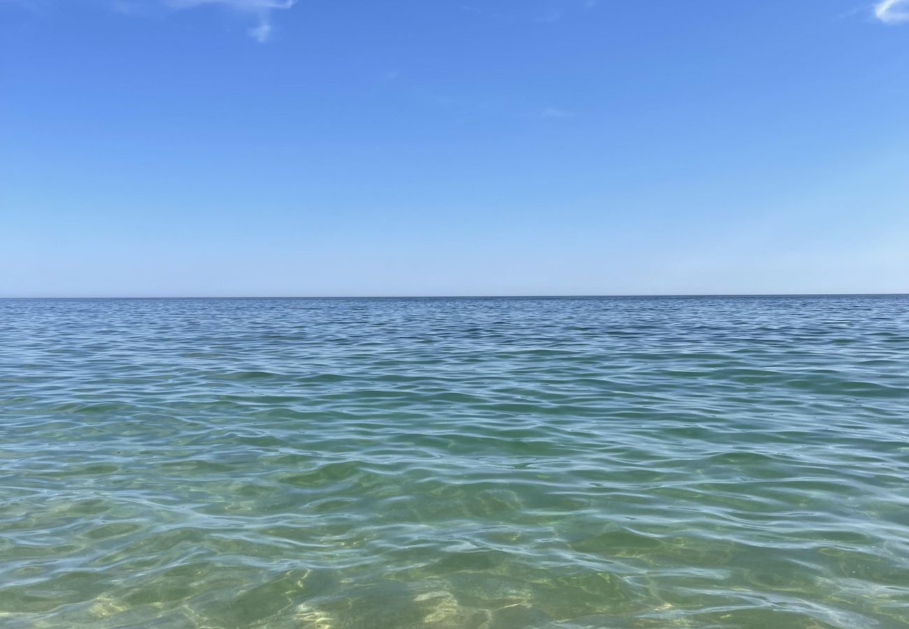 Appartement à Armação de Pêra - Algarve, apartamento T2 amplo c/ varanda, Armação de Pêra