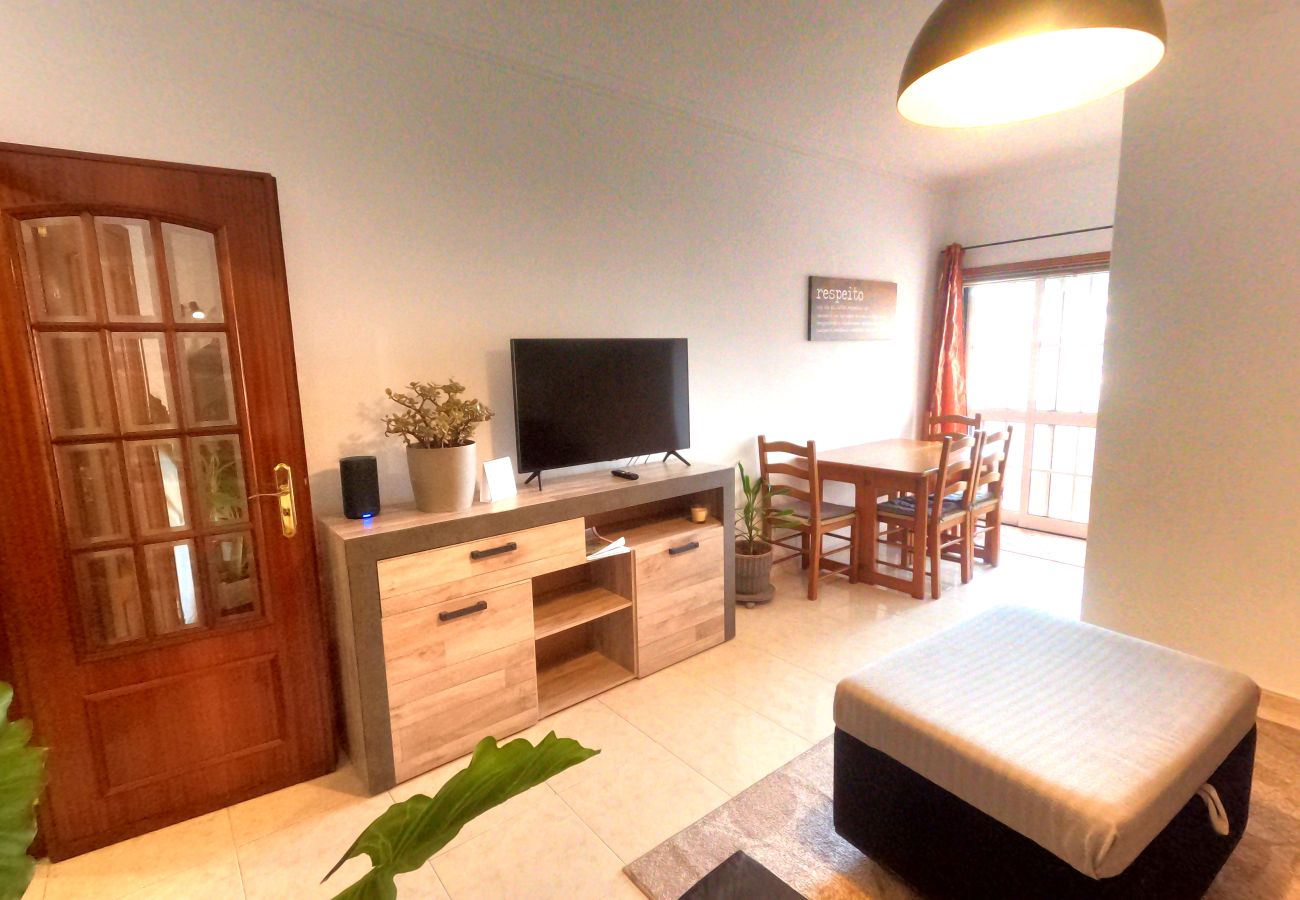 Appartement à Oeiras - Lisboa, apartamento T1 Moderno com varanda em Barcarena, Oeiras