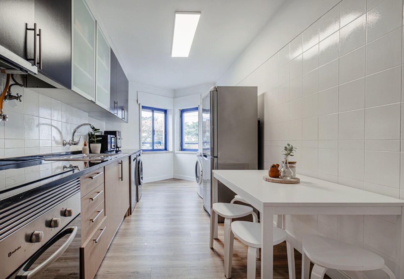 Appartement à Almada - Marisol, T2 espaçoso com AC próximo do golfe, Aroeira, Caparica 