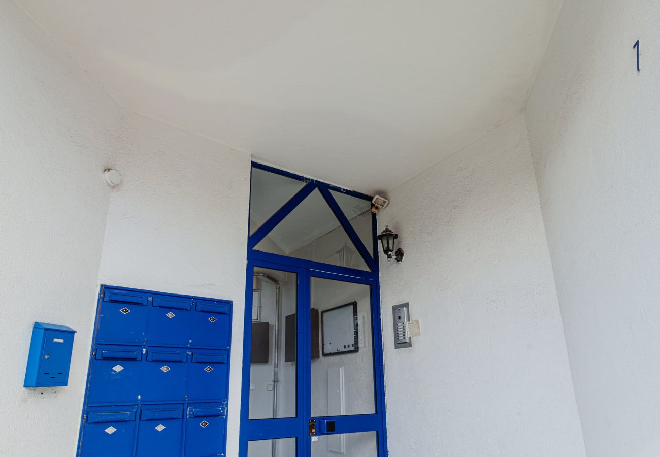 Appartement à Almada - Marisol, T2 espaçoso com AC próximo do golfe, Aroeira, Caparica 