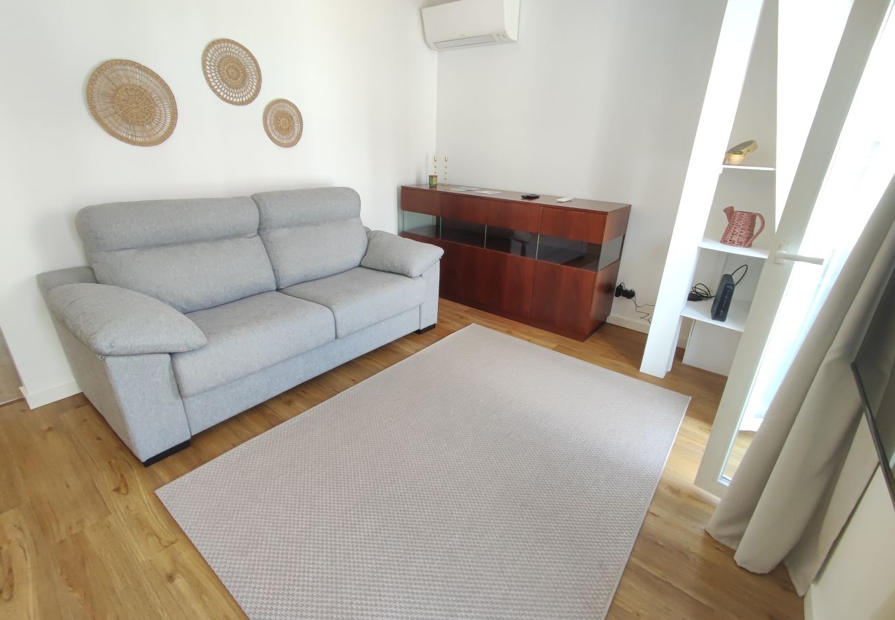 Appartement à Lisbonne - Lisboa, apartamento T2+1 renovado com varanda próximo do Saldanha, Estefânia, Lisboa