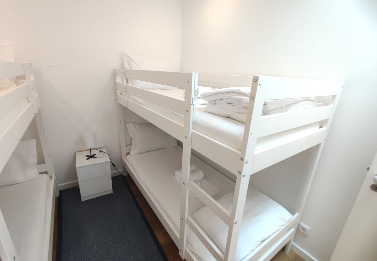 Appartement à Lisbonne - Lisboa, apartamento T2+1 renovado com varanda próximo do Saldanha, Estefânia, Lisboa