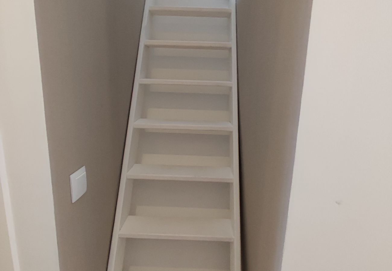 Appartement à Lisbonne - Lisboa, apartamento T2+1 renovado com varanda próximo do Saldanha, Estefânia, Lisboa