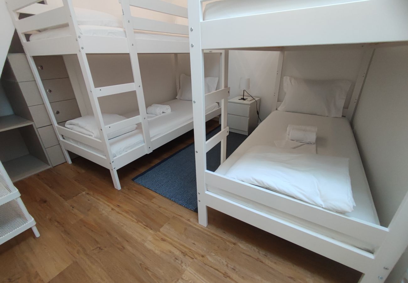 Appartement à Lisbonne - Lisboa, apartamento T2+1 renovado com varanda próximo do Saldanha, Estefânia, Lisboa