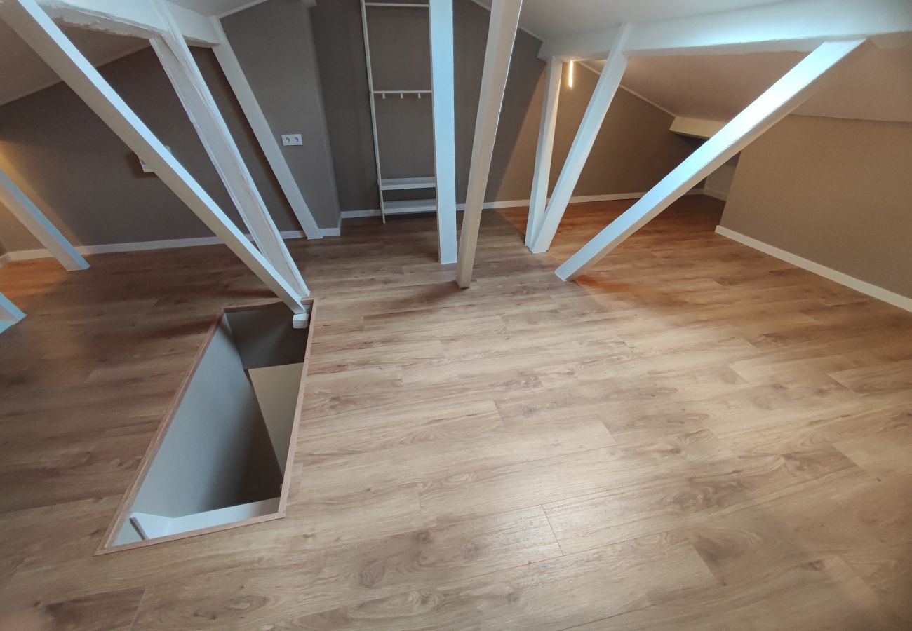Appartement à Lisbonne - Lisboa, apartamento T2+1 renovado com varanda próximo do Saldanha, Estefânia, Lisboa