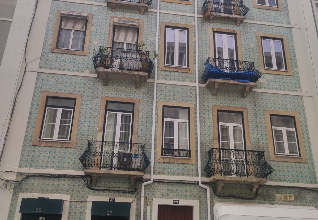 Appartement à Lisbonne - Lisboa, apartamento T2+1 renovado com varanda próximo do Saldanha, Estefânia, Lisboa