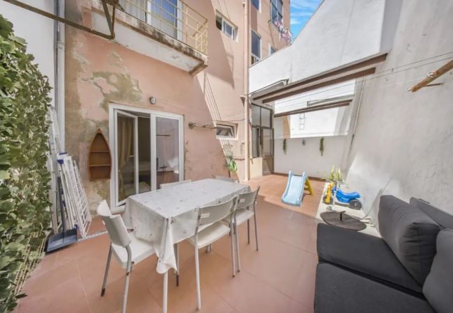 Appartement à Lisboa - T2 Renovado com Terraço em Lisboa, Arroios