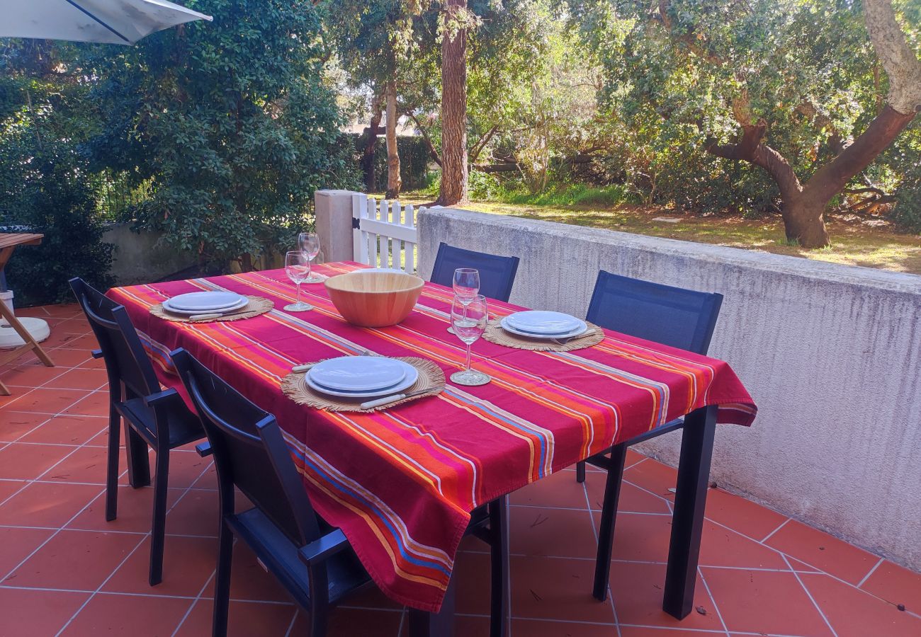 Appartement à Albufeira - Apartamento T2 com jardim privativo nos Apartamentos da Balaia, Albufeira, Algarve