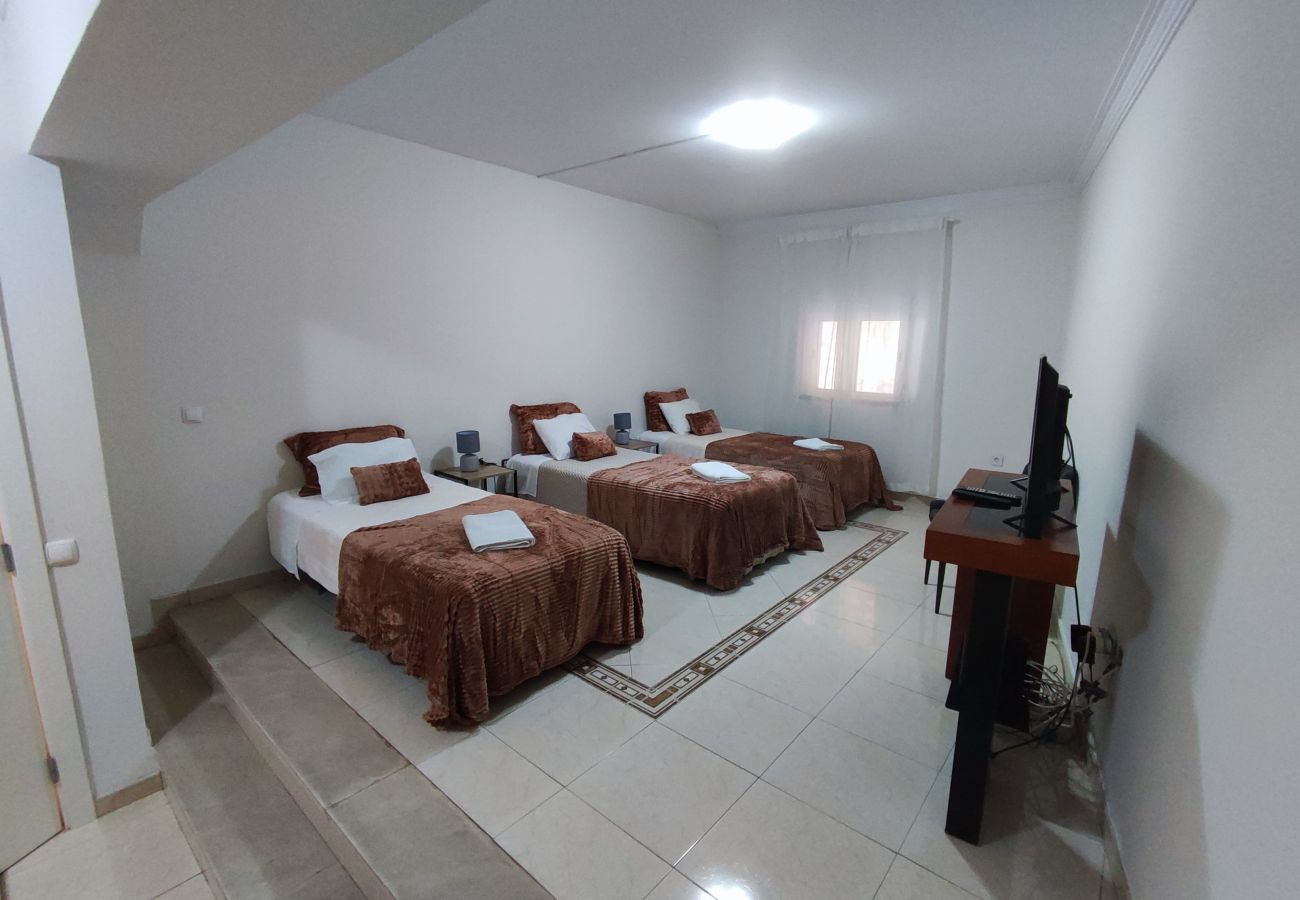 Chambres d'hôtes à Alenquer - Guest House Alojamento Santa Catarina Suite 4 - O seu refúgio no coração de Alenquer