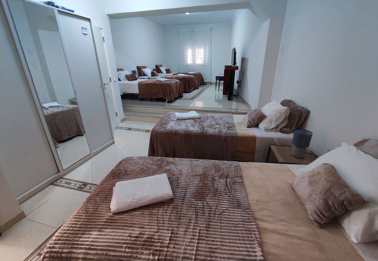 Chambres d'hôtes à Alenquer - Guest House Alojamento Santa Catarina Suite 4 - O seu refúgio no coração de Alenquer