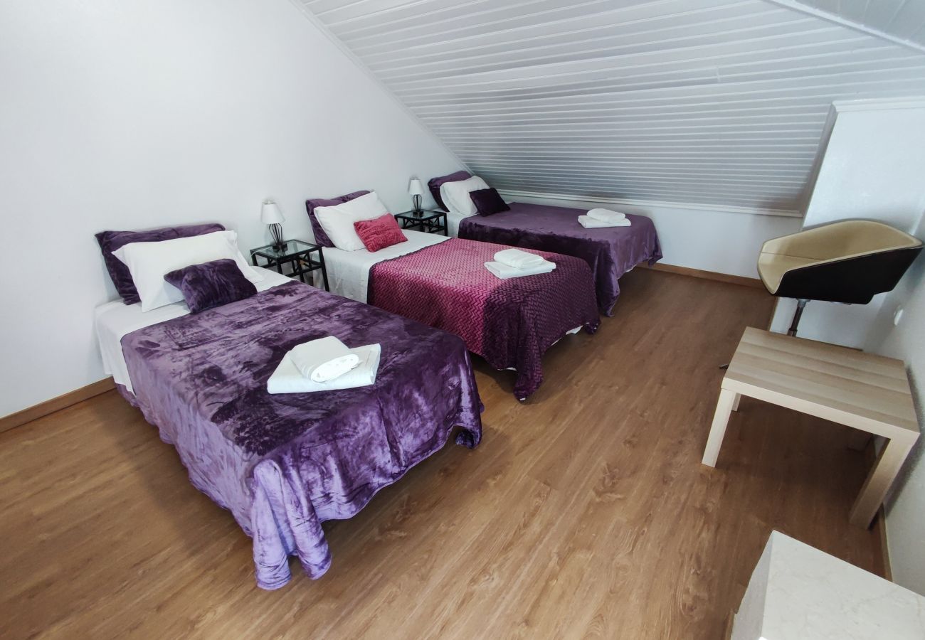 Chambres d'hôtes à Alenquer - Guest House Alojamento Santa Catarina Quarto A - O seu refúgio no coração de Alenquer